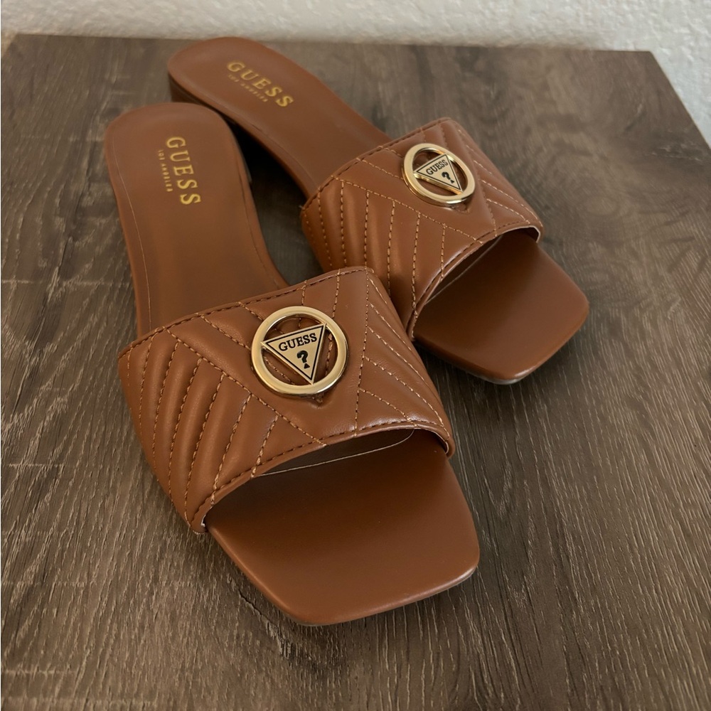 NWOT Guess Logo Slide Sandals